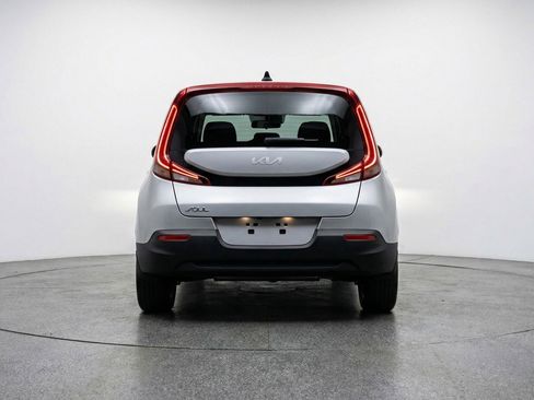 Used 2025 Kia Soul LX w/ LX Technology Package image 6