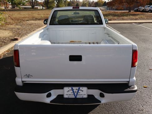 Used 2000 GMC Sonoma SL w/ Cold-Climate Pkg image 6