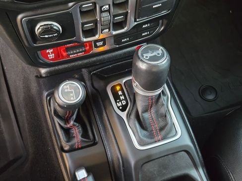 Used 2018 Jeep Wrangler Unlimited Rubicon w/ Dual Top Group image 21