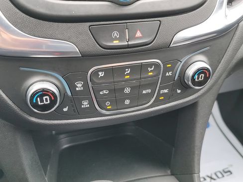 Used 2022 Chevrolet Equinox LT AWD/4WD image 22
