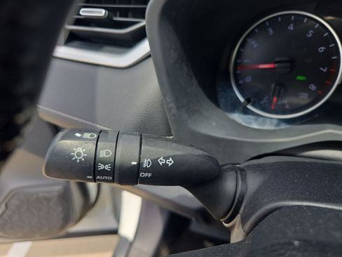 Used 2019 Toyota RAV4 XLE Premium FWD image 27