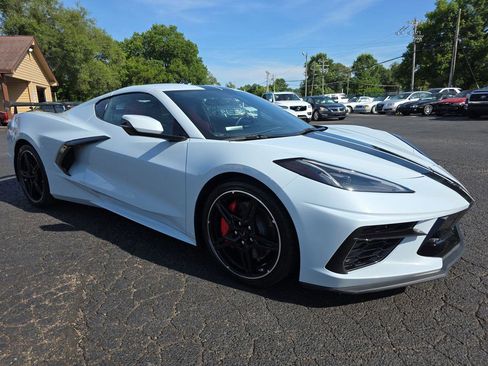 Used 2023 Chevrolet Corvette Stingray Coupe w/ Z51 Performance Package RWD image 18