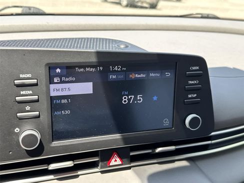 Used 2023 Hyundai Elantra SE FWD image 24