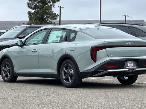 New 2026 Kia K4 LXS image 7