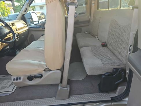 Used 2000 Ford F250 2WD SuperCab Super Duty image 12