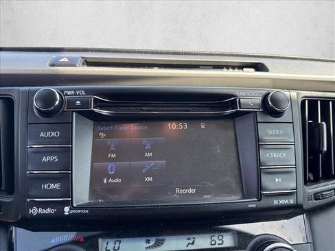 Used 2017 Toyota RAV4 XLE FWD image 11