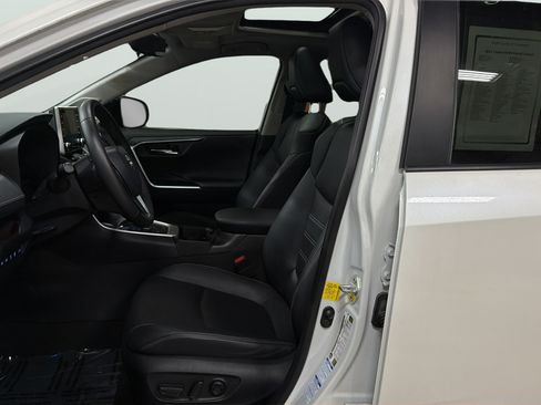 Used 2021 Toyota RAV4 Limited AWD/4WD image 23