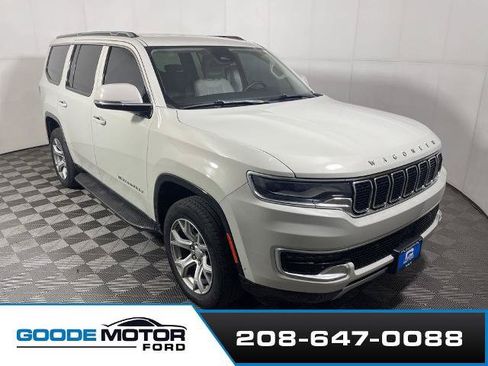 Used 2022 Jeep Wagoneer Series II AWD/4WD image 1