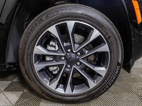 Used 2024 Jeep Grand Cherokee Overland w/ Luxury Tech Group IV image 57