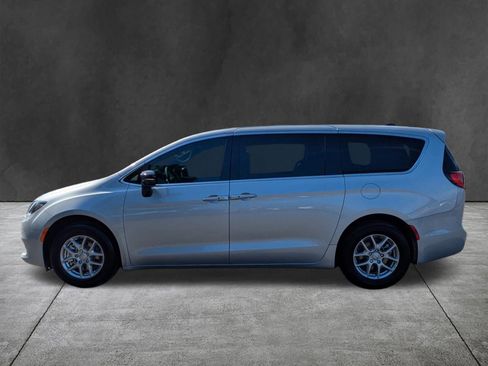 New 2026 Chrysler Voyager LX image 7