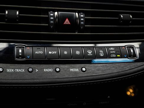 Used 2018 Lexus LS 500 AWD w/ Luxury Package image 23