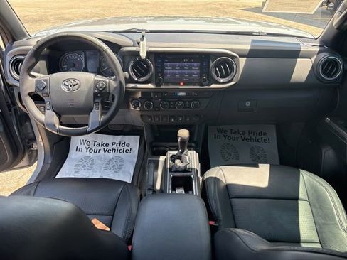 Used 2019 Toyota Tacoma TRD Off-Road AWD/4WD image 43