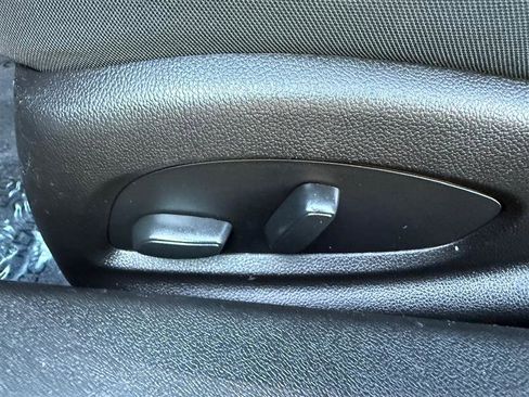 Used 2021 Chevrolet Camaro LT image 21