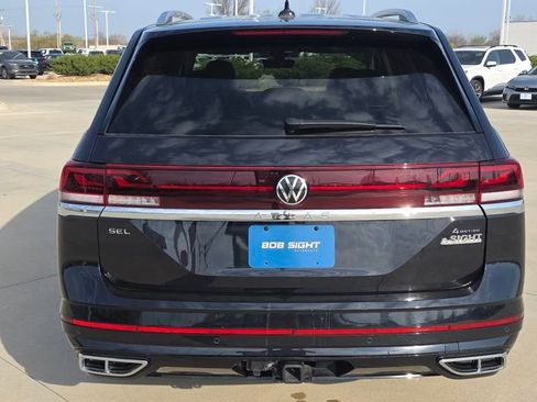 Used 2025 Volkswagen Atlas SEL Premium R-Line image 4