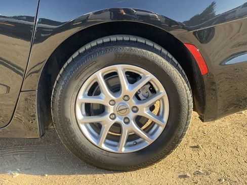 Used 2023 Chrysler Pacifica Touring-L FWD image 31