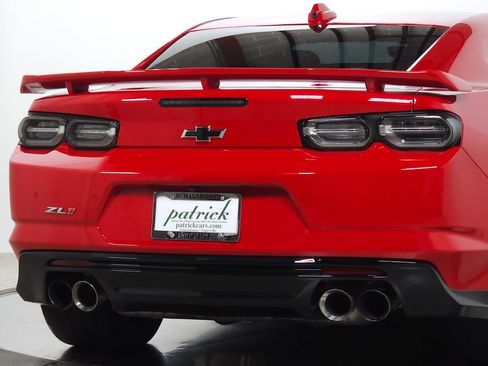 Used 2020 Chevrolet Camaro ZL1 RWD image 9