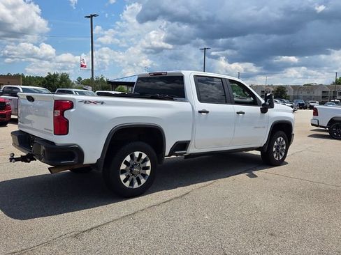 Used 2021 Chevrolet Silverado 2500 Custom w/ Custom Value Package AWD/4WD image 13