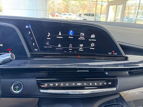 Certified 2022 Cadillac Escalade Premium Luxury AWD/4WD image 13