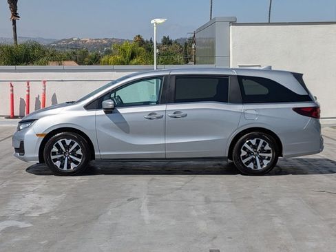 Used 2025 Honda Odyssey EX-L image 9