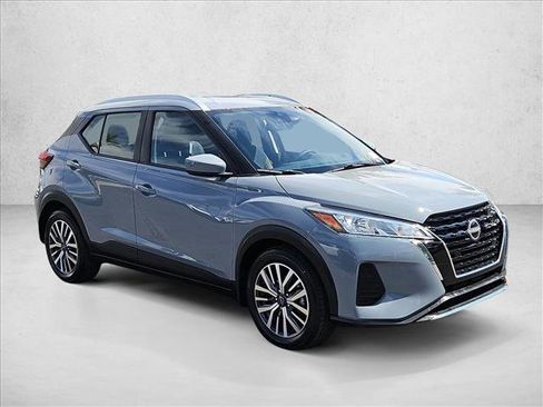 Certified 2024 Nissan Kicks SV FWD image 3