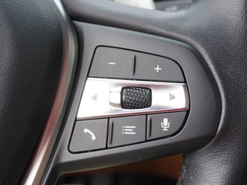 Used 2022 BMW 330i xDrive Sedan w/ Driving Assistance Package image 27