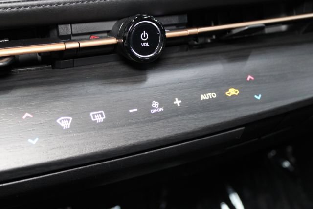 Used 2024 Nissan Ariya AWD image 20