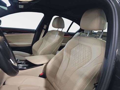 Used 2022 BMW 530e w/ Convenience Package image 14