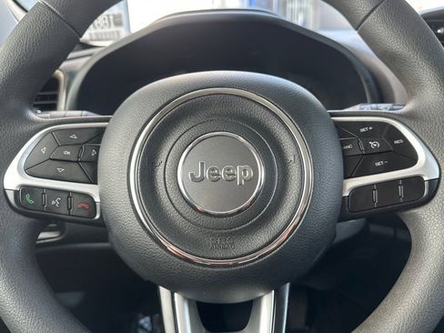 Used 2023 Jeep Renegade Latitude image 19