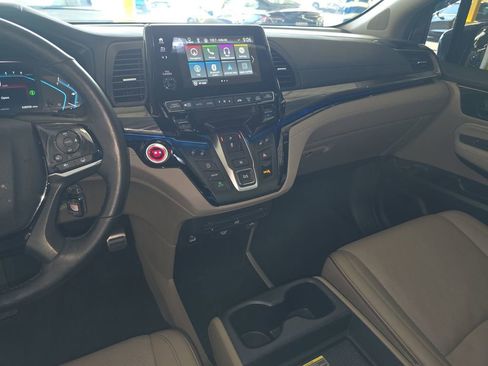 Used 2024 Honda Odyssey Elite image 12