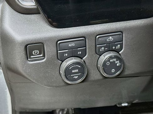 Used 2023 Chevrolet Silverado 1500 LT AWD/4WD image 12