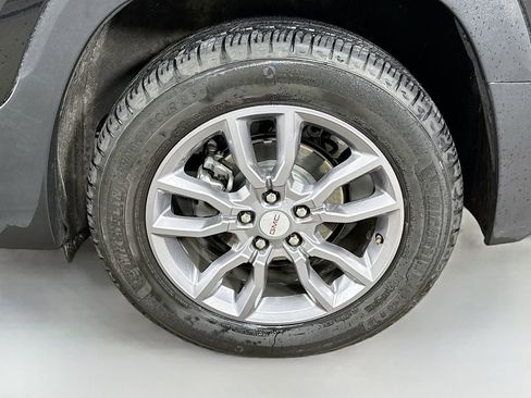 Used 2024 GMC Terrain SLT image 28