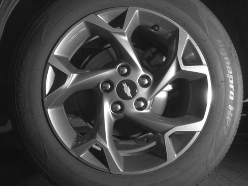 Used 2025 Chevrolet Trax LT image 11