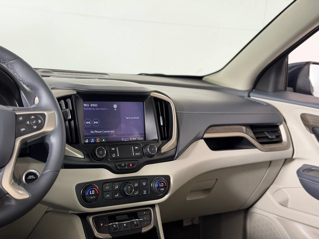Used 2024 GMC Terrain Denali w/ Denali Premium Package AWD/4WD image 12