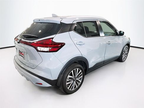 Used 2024 Nissan Kicks SV FWD image 5