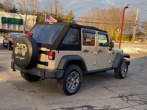 Used 2016 Jeep Wrangler Unlimited Rubicon w/ Dual Top Group image 5