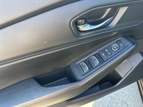 Used 2023 Honda Accord EX image 19