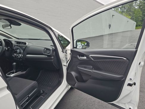 Used 2018 Honda Fit EX image 11