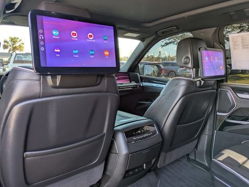 Used 2025 Cadillac Escalade ESV Sport w/ Touring Package AWD/4WD image 15