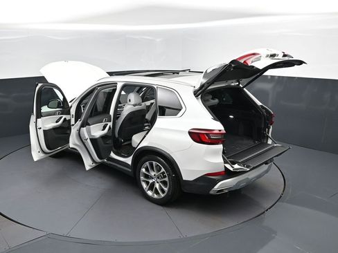 Certified 2023 BMW X5 sDrive40i w/ Climate Comfort Package RWD image 2