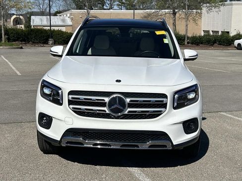 Used 2022 Mercedes-Benz GLB 250 4MATIC image 2