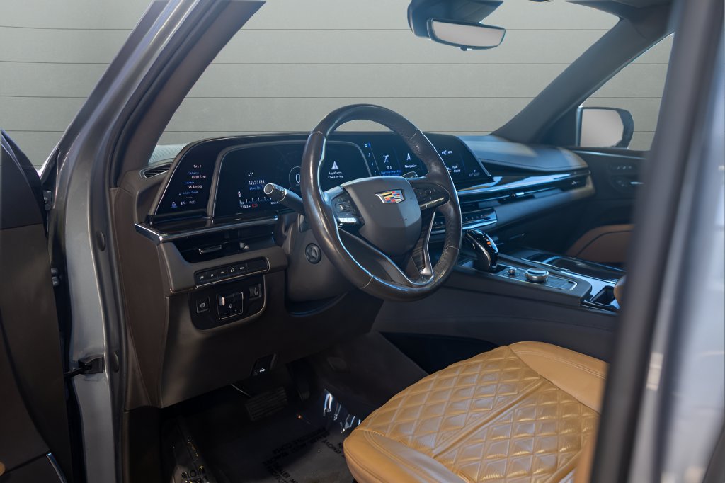 Used 2022 Cadillac Escalade ESV Sport w/ LPO, ONYX Package AWD/4WD image 35