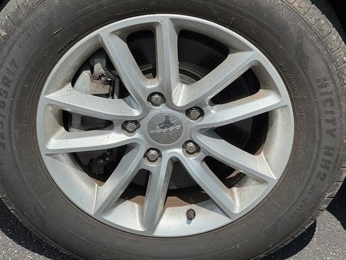 Used 2013 Dodge Grand Caravan SXT FWD image 22