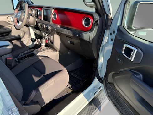 Certified 2023 Jeep Wrangler Unlimited Rubicon w/ Xtreme 35 Tire Package image 14