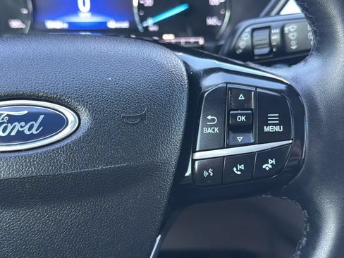 Used 2022 Ford Escape SE w/ Cold Weather Package FWD image 18