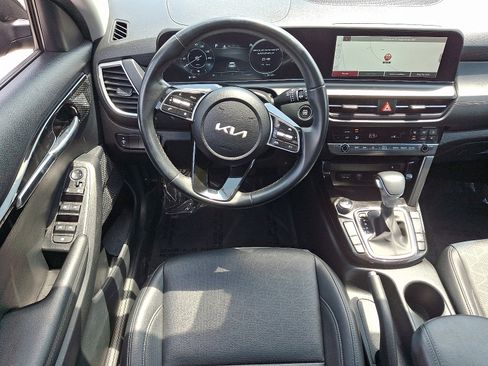 Certified 2024 Kia Seltos EX image 12