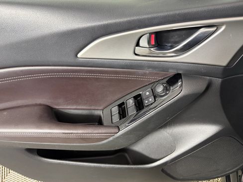 Used 2017 MAZDA MAZDA3 Touring image 22