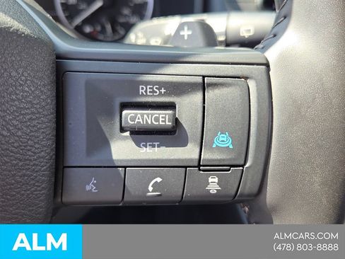 Used 2025 Nissan Rogue SV FWD image 24