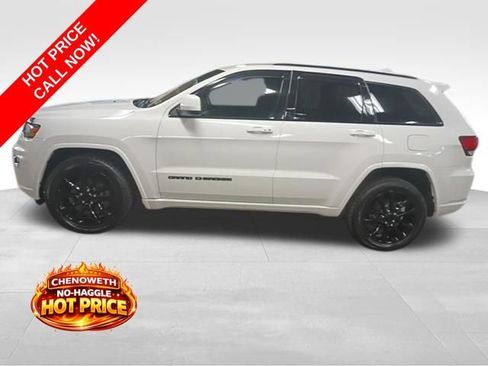Used 2019 Jeep Grand Cherokee Altitude image 2