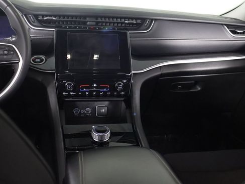 Used 2023 Jeep Grand Cherokee Laredo AWD/4WD image 41