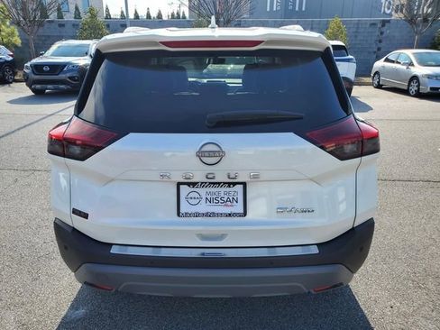 Certified 2022 Nissan Rogue SV w/ SV Premium Package image 5